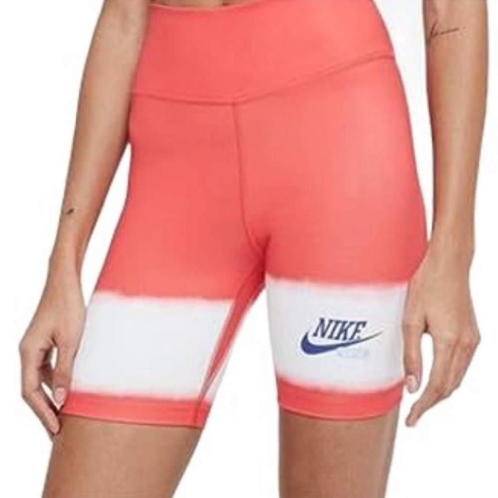 Nike ONE Women’s Mid-Rise 7” Biker Shorts